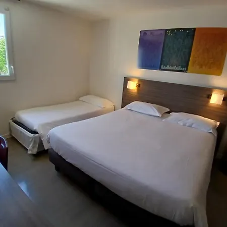 Aparthotel The Originals Hevea