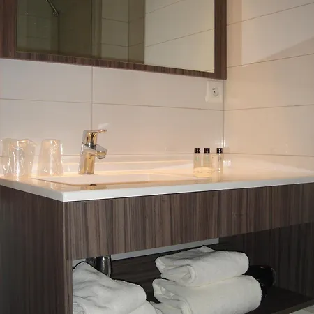 Apartmanhotel The Originals Hevea