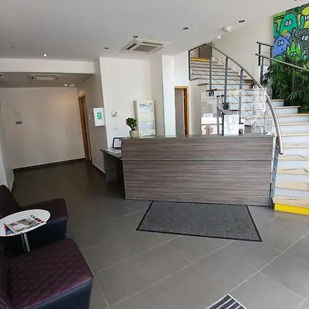 Apartmanhotel The Originals Hevea