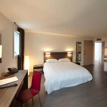 Apartmanhotel The Originals Hevea