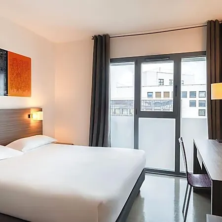 Aparthotel The Originals Hevea