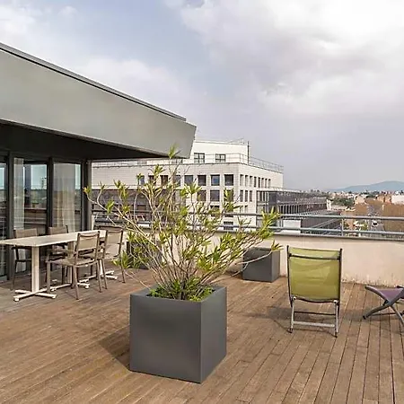 Aparthotel The Originals Hevea 3*