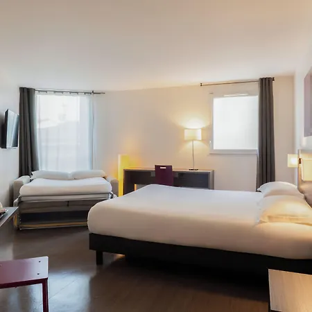 Aparthotel The Originals Hevea 3*