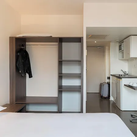 Aparthotel The Originals Hevea