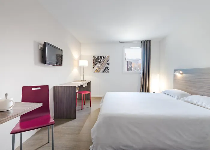 Aparthotel The Originals Hevea 3*