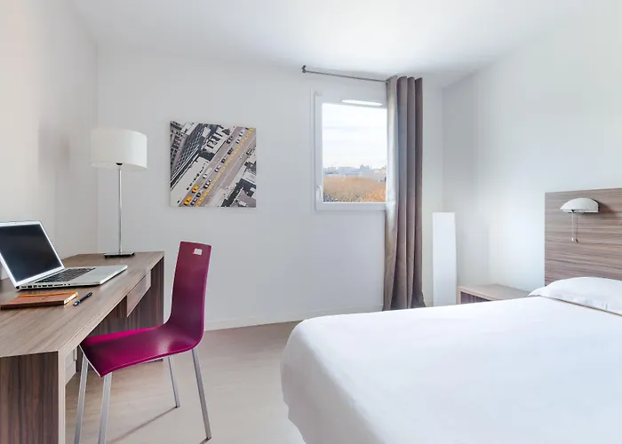 Aparthotel The Originals Hevea 3*