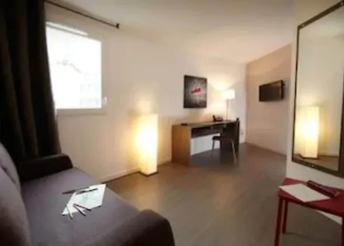 Hotel apartamentowy The Originals Hevea Valence (Drome)